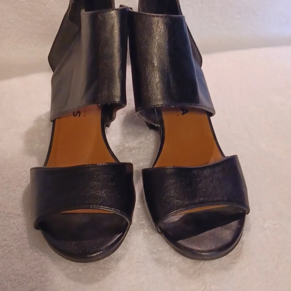 Sonoma +Vitalize by Ortholite sandles women's size 9